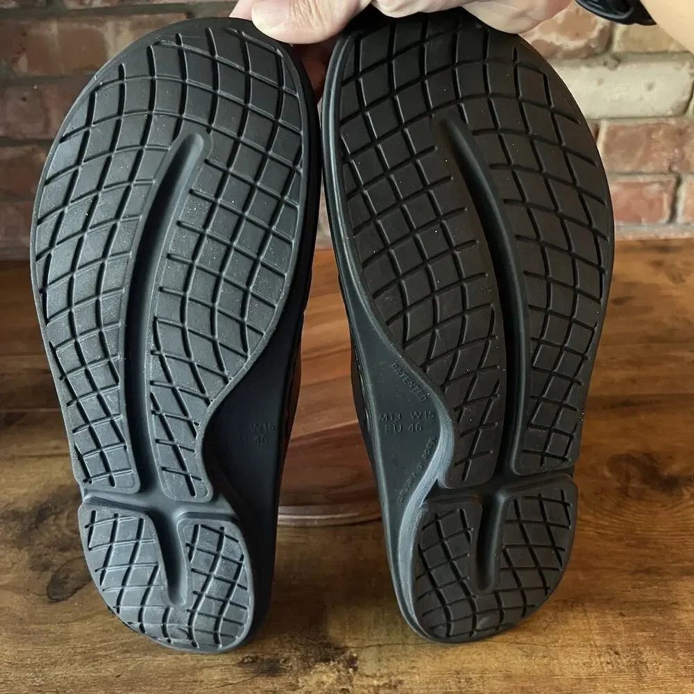 OOFOS OOahh Sport Flex Recovery Slides Black Labyrinth Pattern Men's 13 Sandal